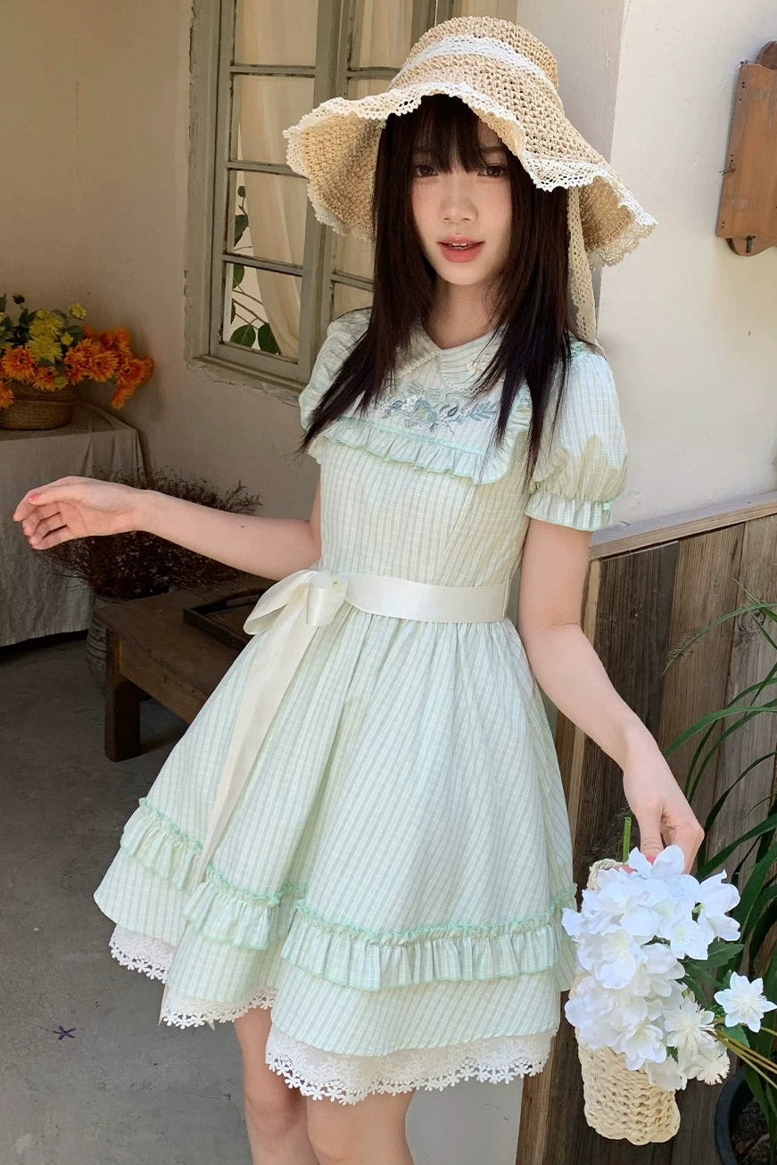 Robe douce à bordure en dentelle