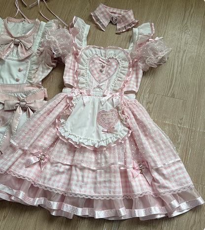 [Vorbestellschluss: 13. Juni] Rosa Vichy-Karo-Schürzenkleid mit freien Schultern, Puffärmeln und Schleife (mit Kragen-Choker) + Haarreif + Handgelenkmanschetten