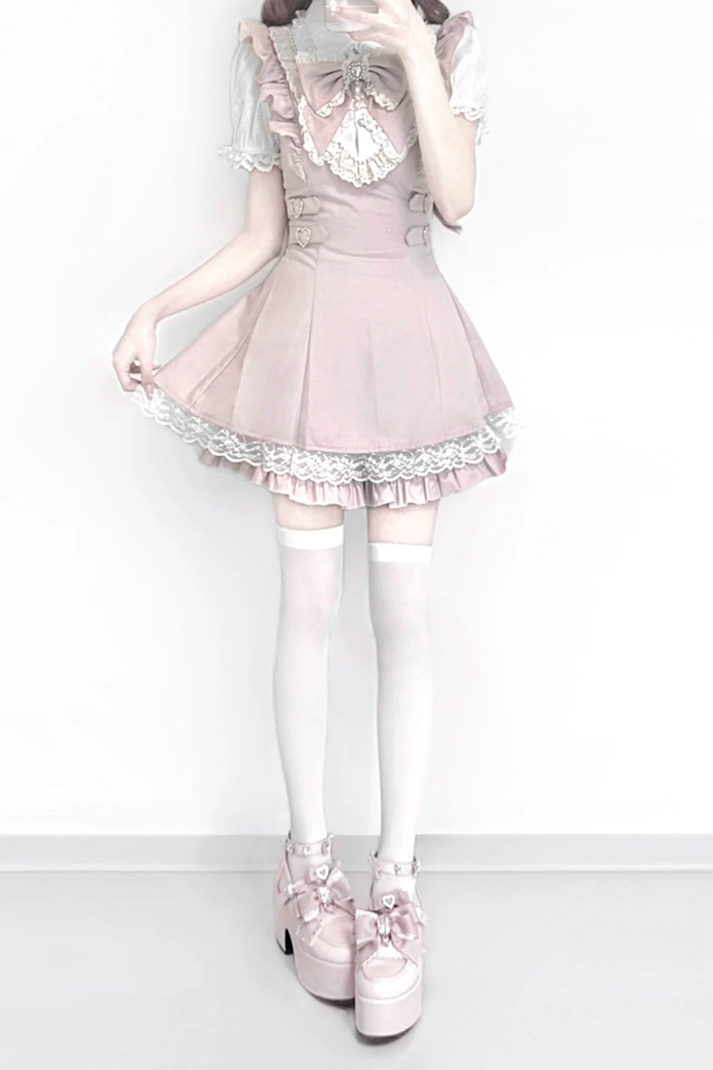 【7月15日予約締切】ピンクホワイトスイートリボンレースフリルパフスリーブドレス＋ショートパンツセットアップ