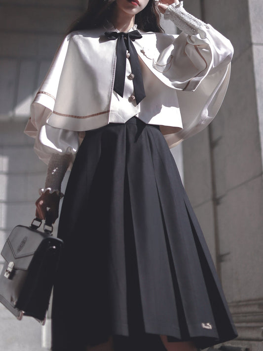 Christine Elegant Cape + 马甲 + 衬衫 + 长裙 [保留产品]。