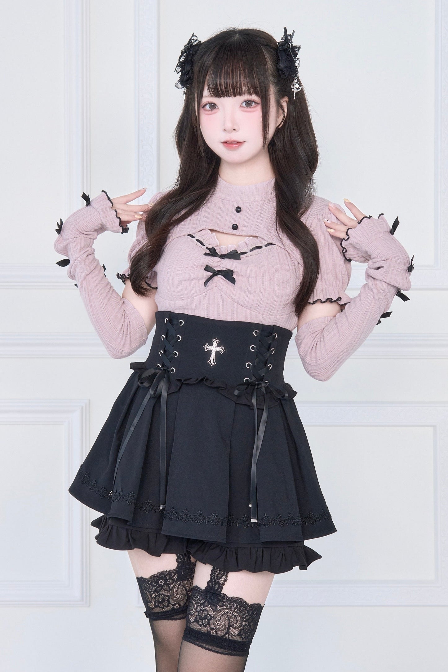 【予約商品】リボンスリーブ付きニットトップス＋ゴシッククロスレースアップスカート