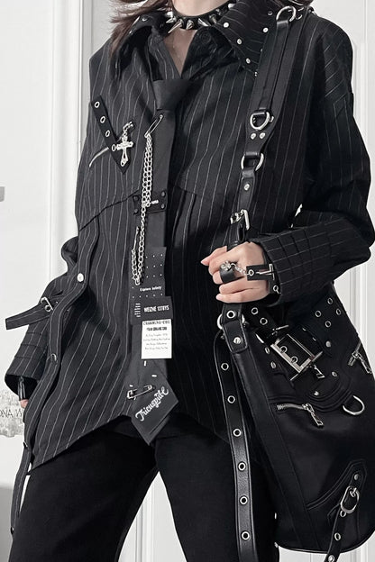 Gestreiftes Mode-Langarmhemd + Krawatte