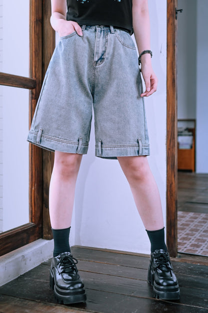 ウォッシュブルーデニムハーフパンツ