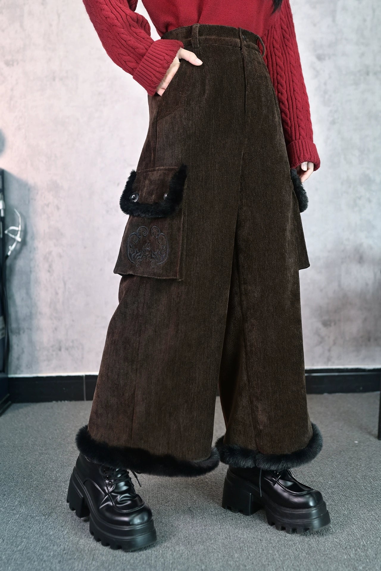 モードエンブロイダードワイドレッグパンツ