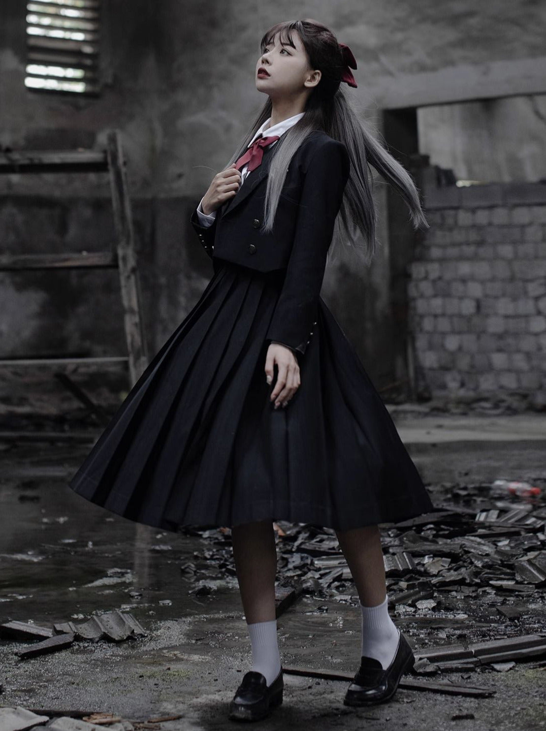 Black Princess College Style Short Jacket + White Shirt + V-Neck Pleated Dress [Reserved Item