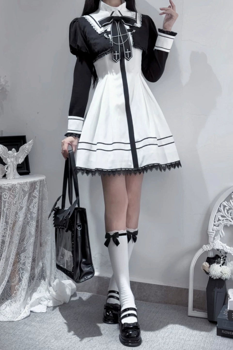 【9月15日予約締切】Black And White Cross Ribbon Frill Lace Academy Dress＋Gothic Chain Cropped Bolero Jacket