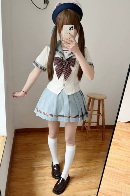 ミルクグリーンセーラー服