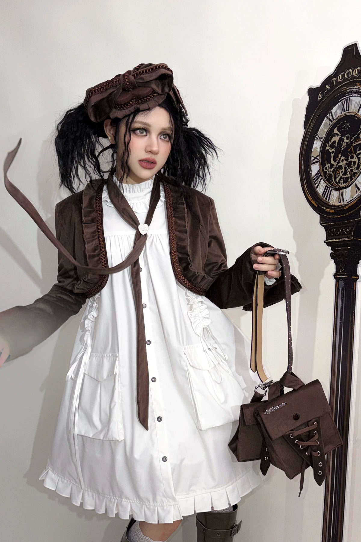 [Date limite de précommande : 11/6] Accessoires de la série steampunk marron x mode gothique noire (mini-chapeau à ruban cœur en velours + cravate à ruban motif cœur + sac de taille avec ceinture)