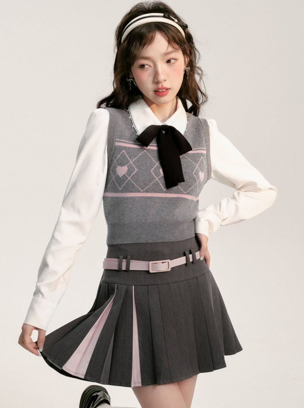 Pleated skirt + pink belt