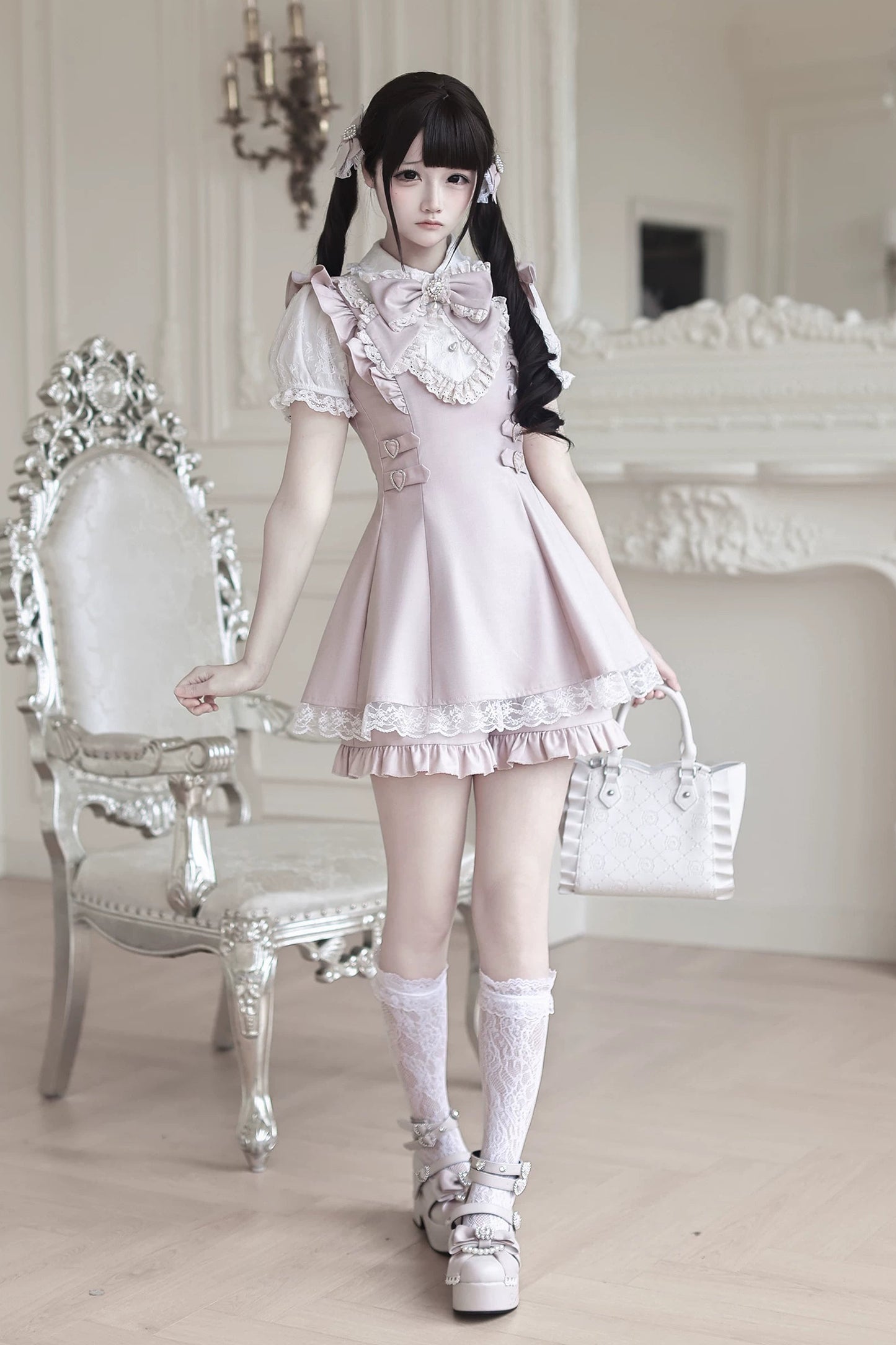 【7月15日予約締切】ピンクホワイトスイートリボンレースフリルパフスリーブドレス＋ショートパンツセットアップ
