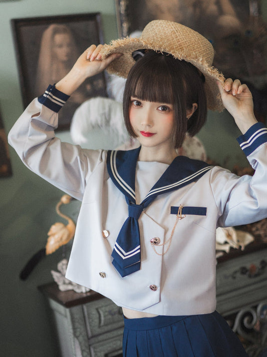 Sailor style tie + brooch + skirt