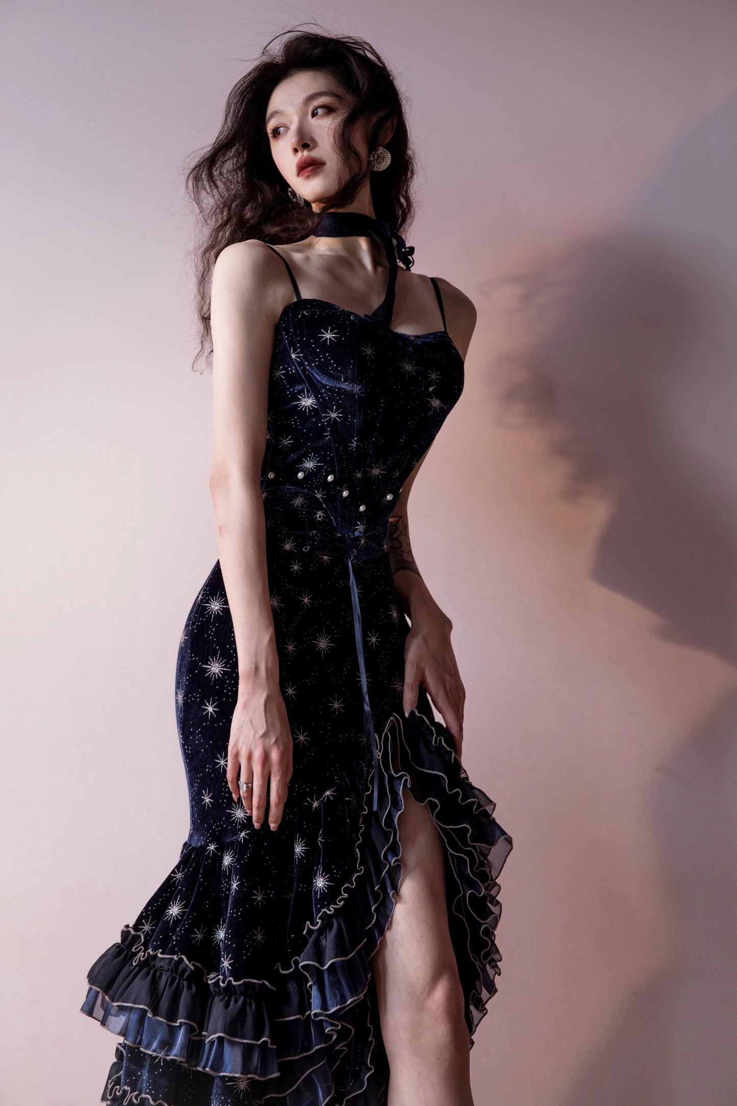 [Reservierungsschluss 1. Juni] Dunkelblau/rosa Atlantis Dark-Fantasy-Lolita-Sternenperlen-Bustierkorsett + prächtiger Rüschen-Meerjungfrauenrock