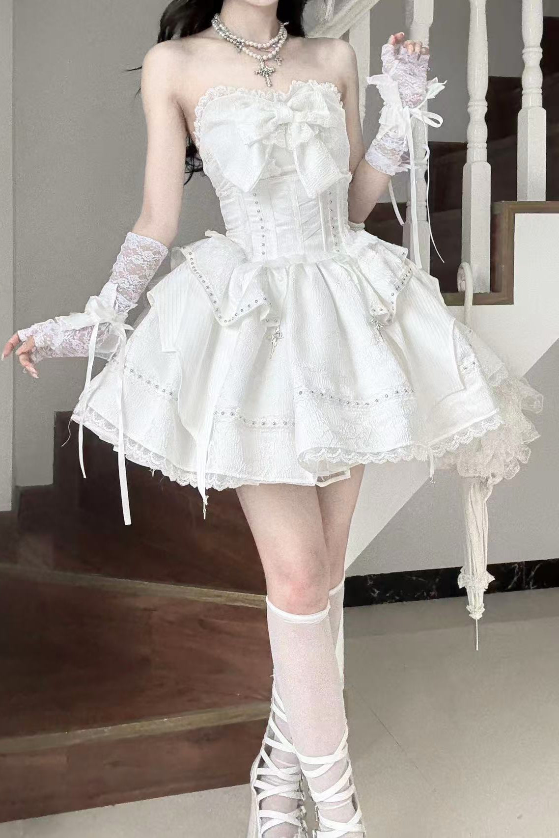 ホワイトゴシックスリムチューブトップスカートセットアップ – Belchic
