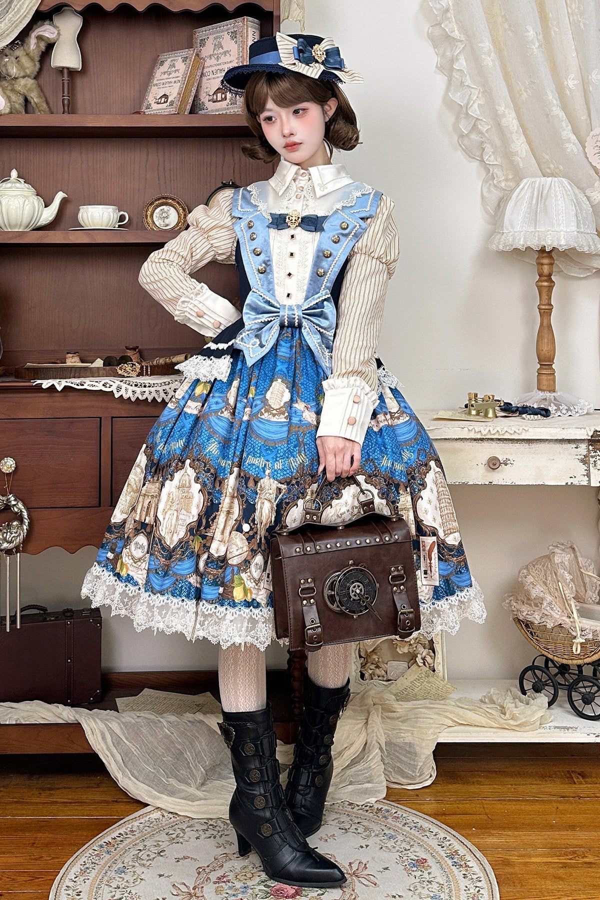 [Reservation Deadline: November 6] Navy Blue/Brown Classic Italian Travel Diary Lolita Vintage Print Bow Bustier JSK Dress with Metal Buttons & Lace Detail