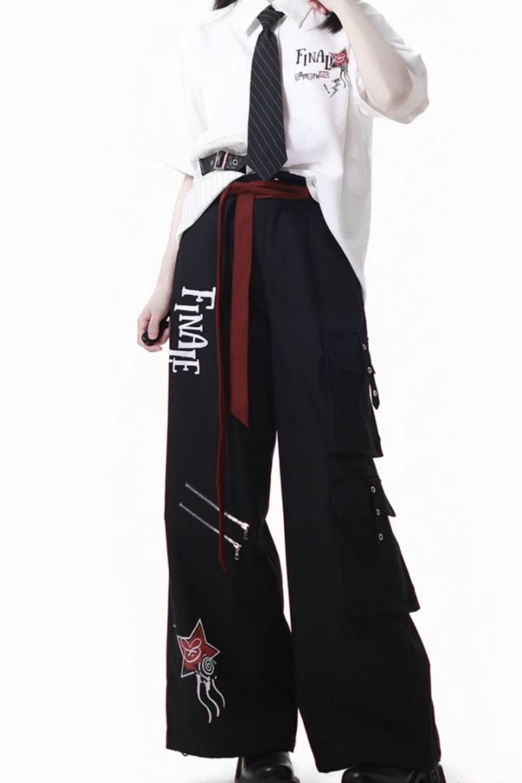 コントラストシャツ＋チェックスカート＋ブラックスカート＋ワイドパンツ＋ネクタイ