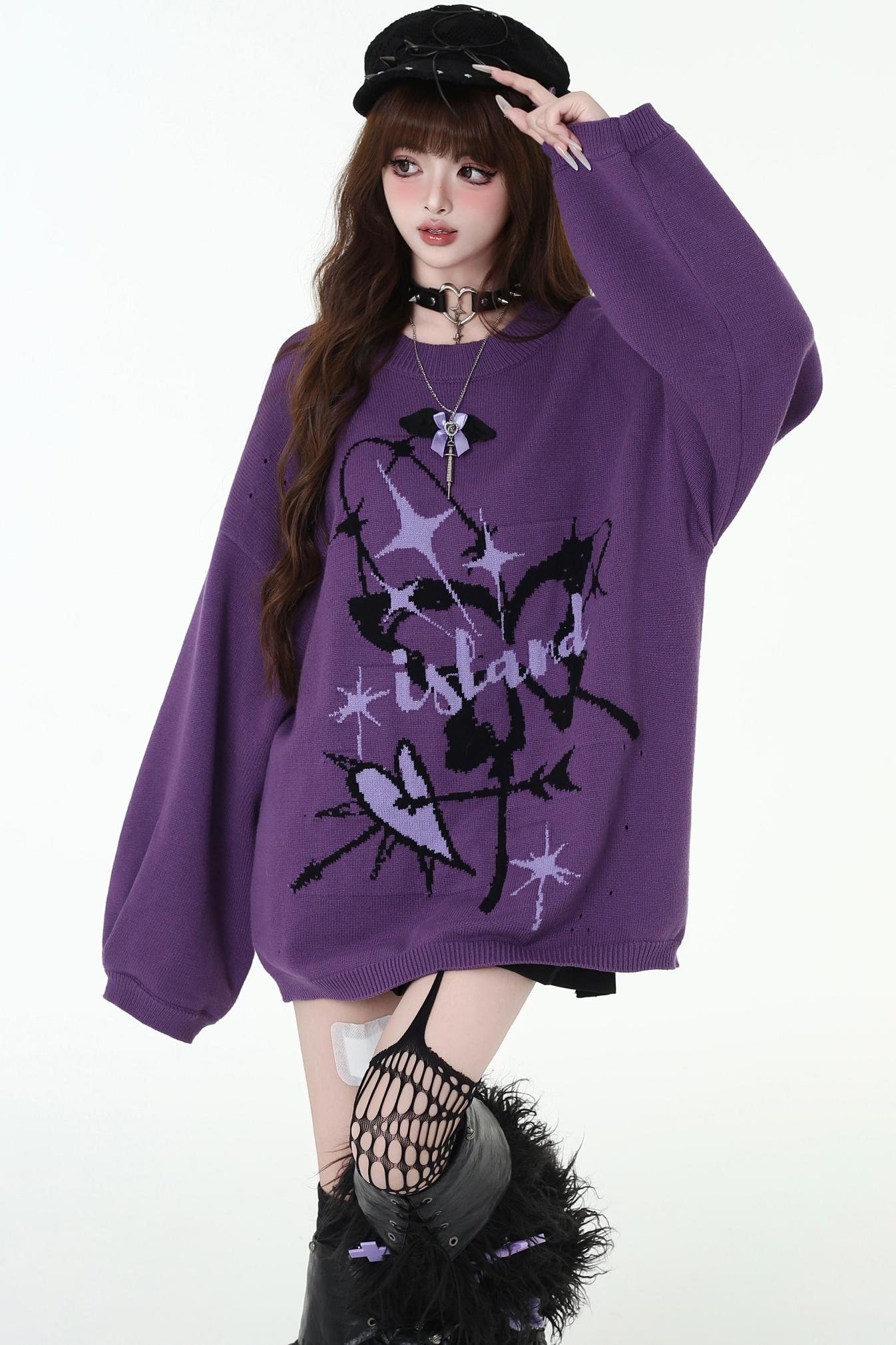 Original design round neck sweater