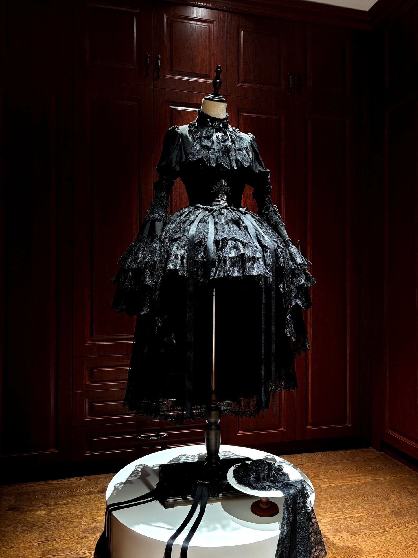 【Vorbestellung bis 18. März】 Dark Kawaii Gothic Lolita Rock + Shirt + Haarband + Hut + Ärmel