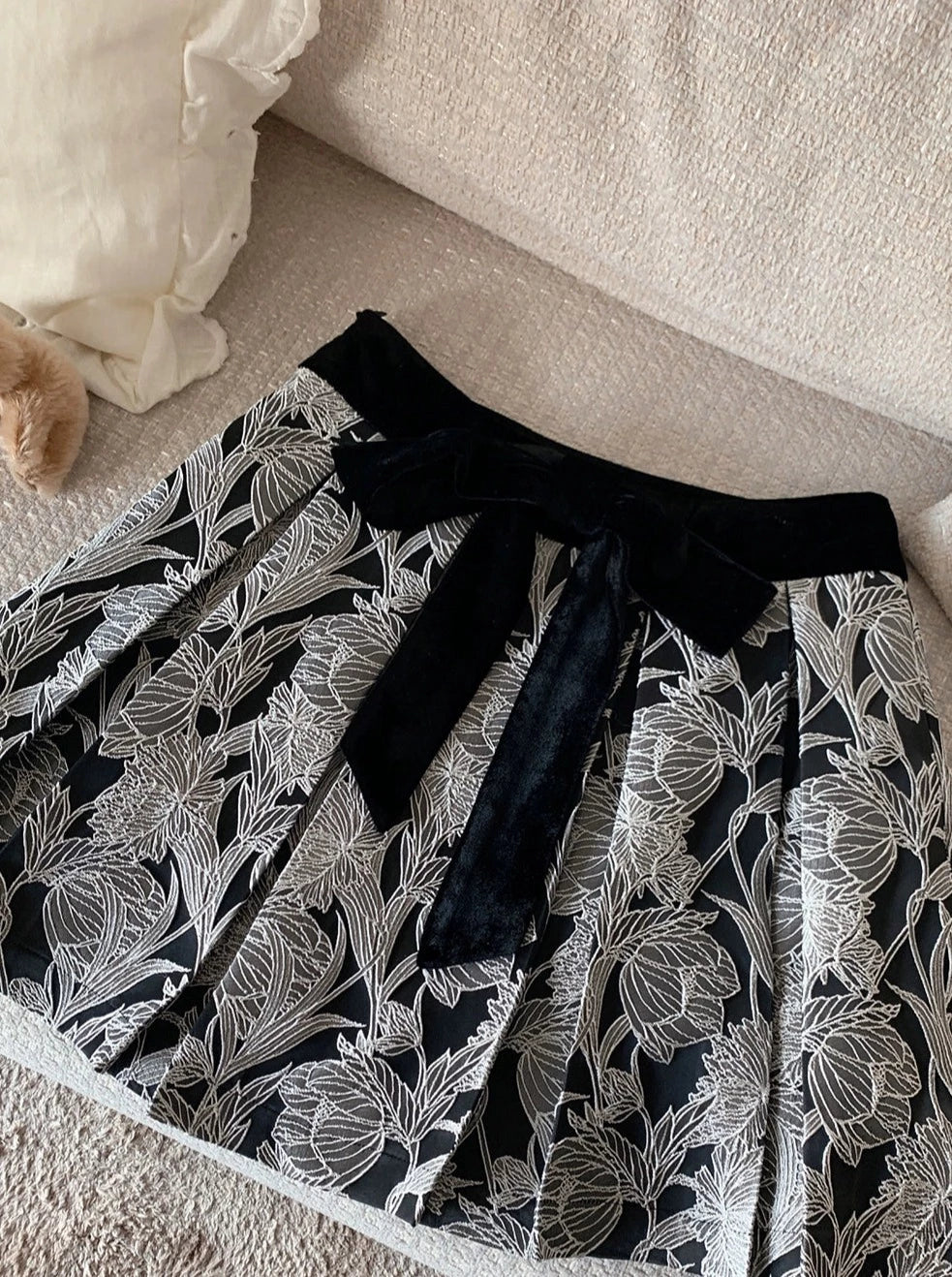 French girly velour ribbon design skirt