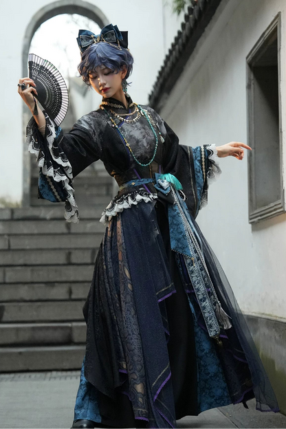 [Reservierungsschluss: 9. Monat, 27. Tag] Schwarz x Blau / Schwarz x Lila asymmetrisches China-Lolita-Gothic-Top aus Spitze mit Glockenärmeln (mit Kettenaccessoire)