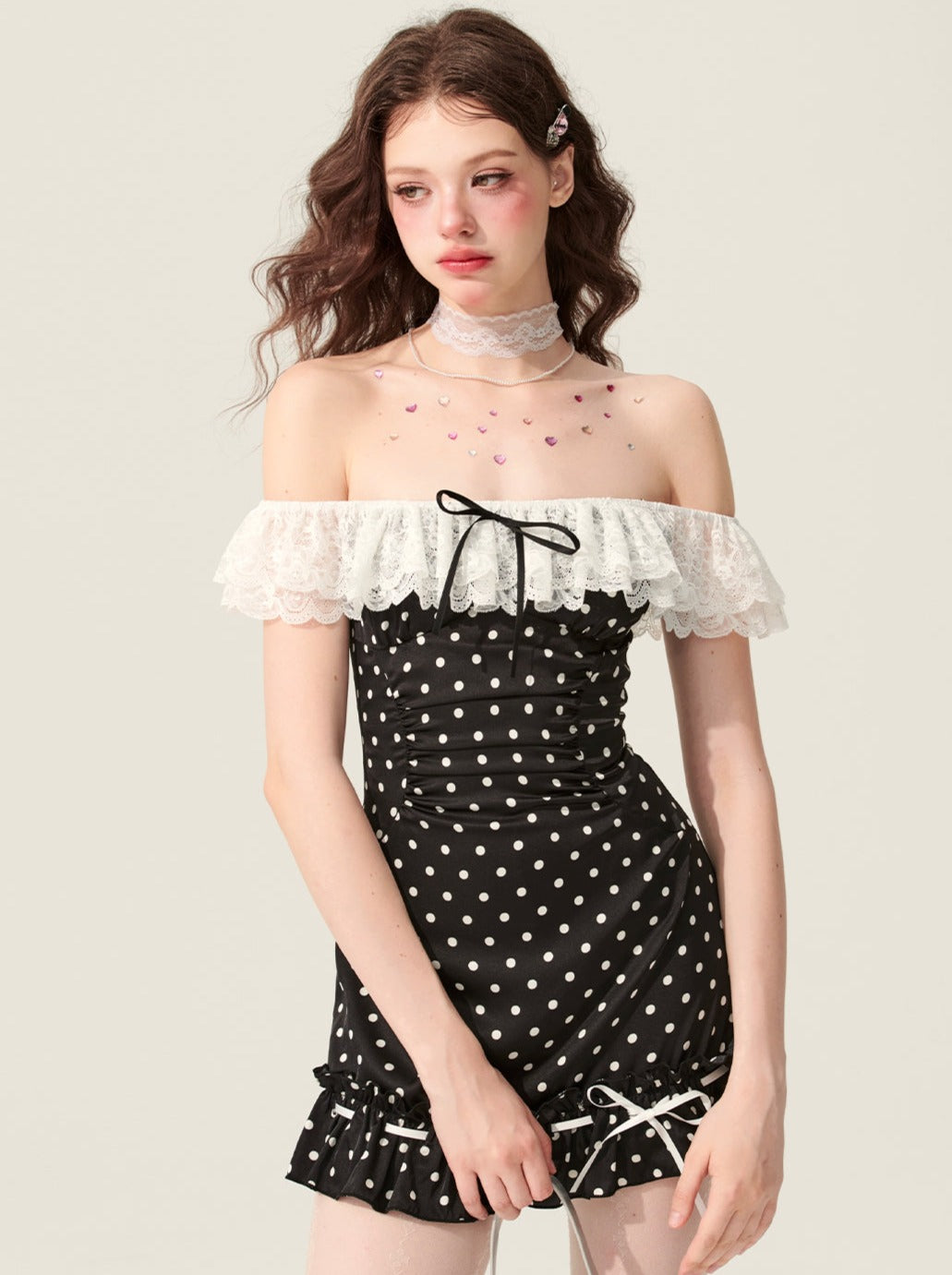 [En vente le 31 mai à 20 heures] less eyes black mulberry berry one-word shoulder polka dot black dress lace