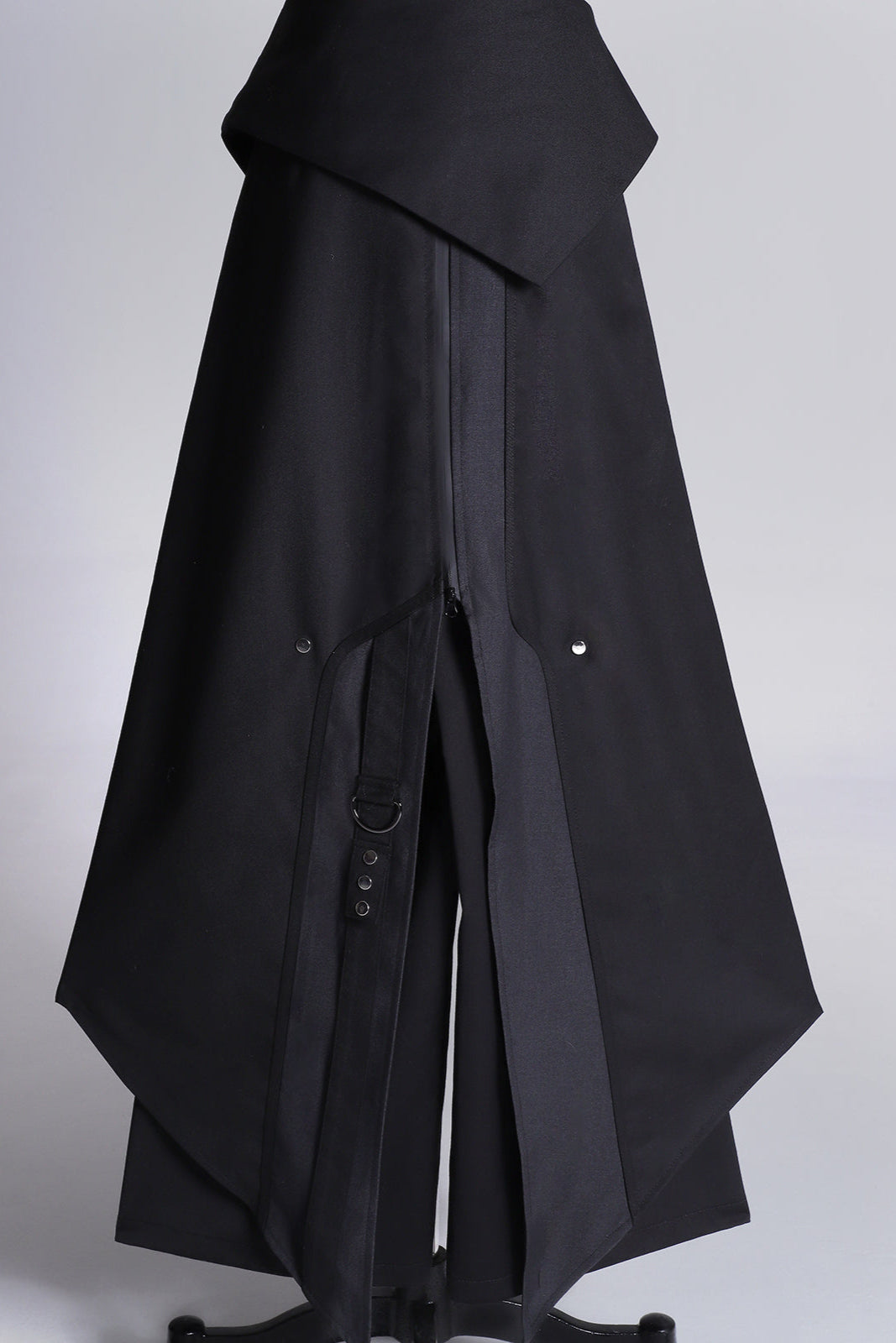 Dark mode sleeveless top + long pants + mode pants