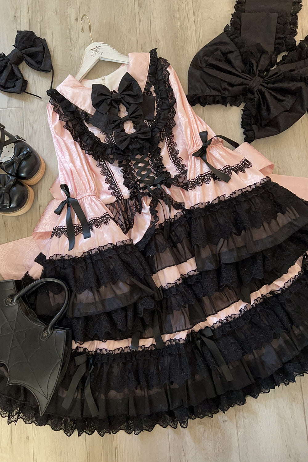 【予約商品】レースティアードロリータドレス