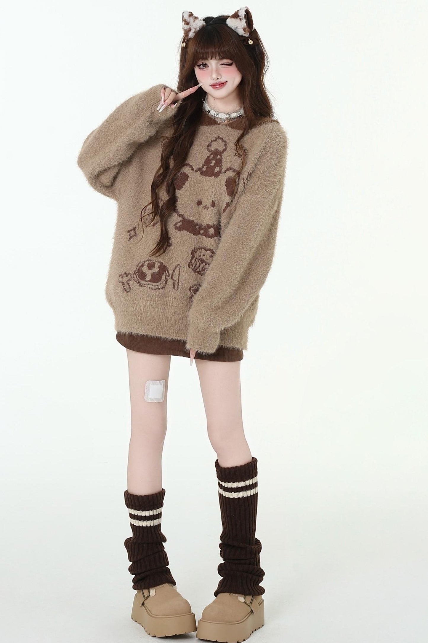 Cute bare hooded knit top