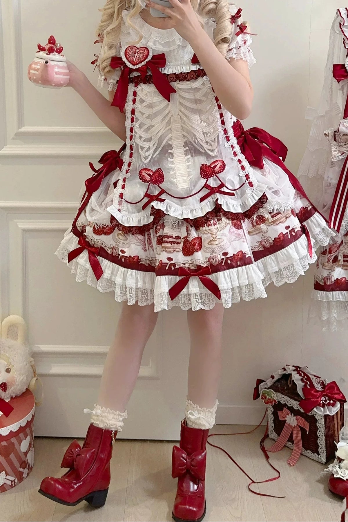 【11月4日予約締切】Strawberry Print Sweet Lolita Lace Bow JSK Dress + Puff Sleeve Lace Bow Doll Dress with Bone Embroidery Apron