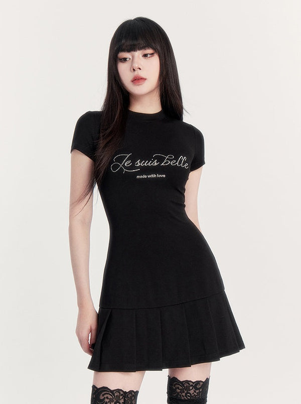 ラインストーンロゴプリーツワンピース