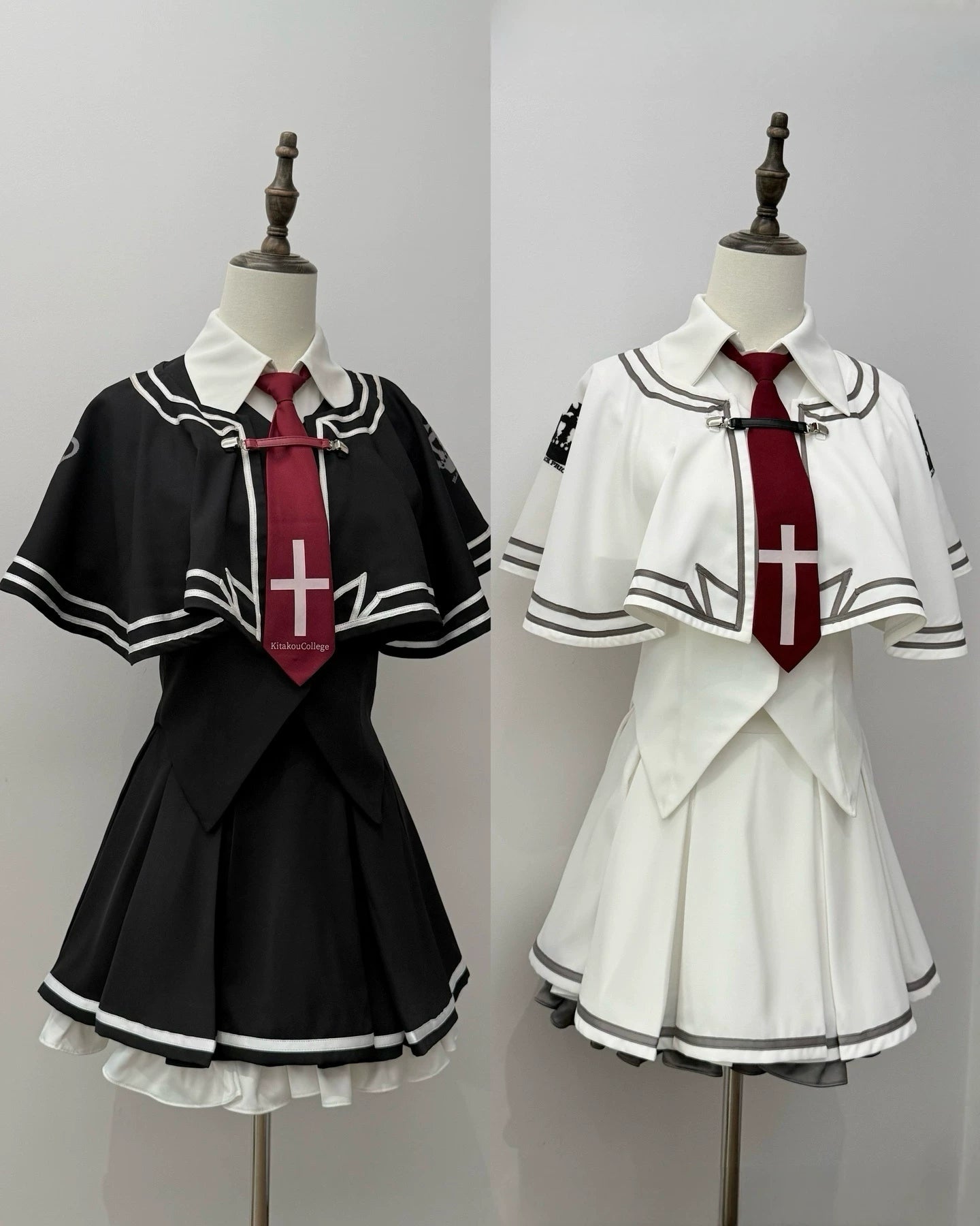 [Date limite de réservation : 31 juillet] Ensemble costume de cosplay gothique campus du Nord avec cape noir/blanc
