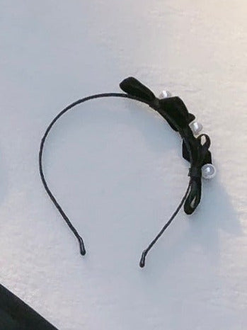 Black square collar French retro dress + waist ribbon + black ribbon catsuit + pearl necklace [Reserved Item].