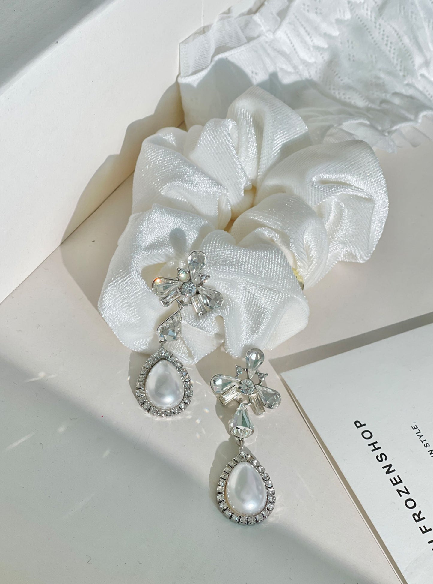 Baroque style pearl flower piercing + earrings