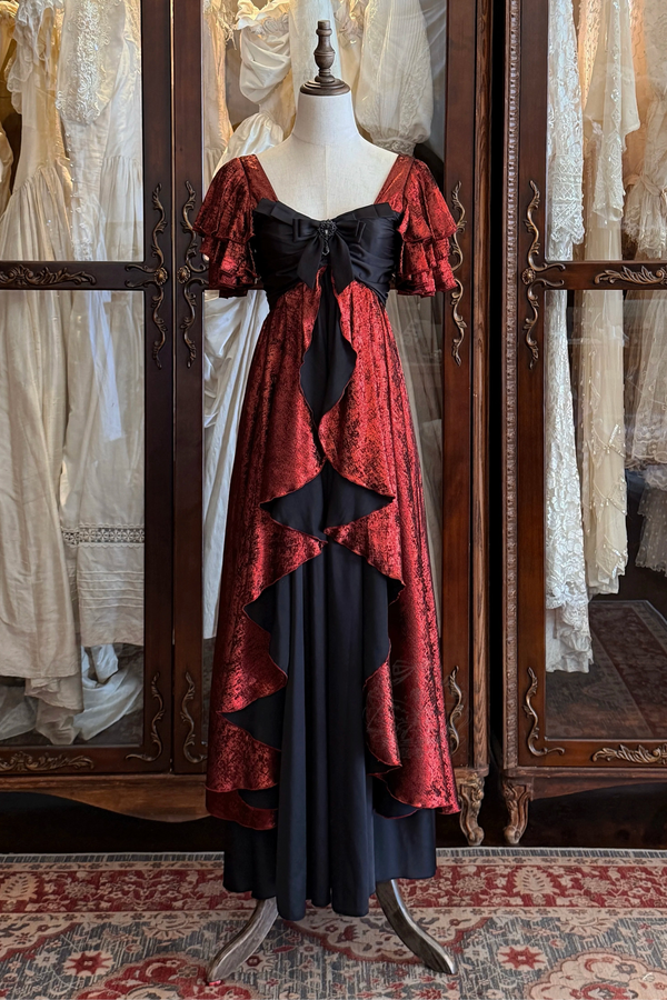 [Pre-order Deadline: October 5] Red/Blue Elegant Gothic Cascade Ruffle Empire Dress [Short/Long] + Full Dress Set (Shawl, Butterfly Brooch, Waist Chain, Back Bow Train)