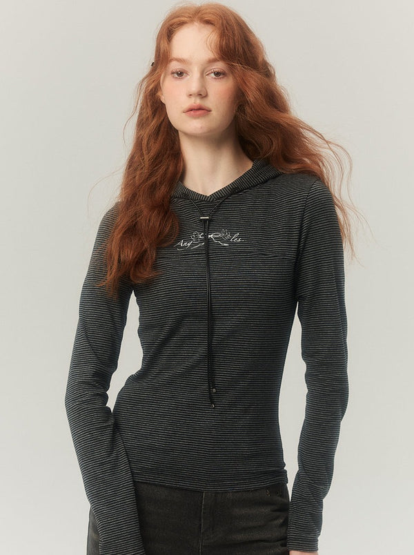 ホワイトフードスリムトップス