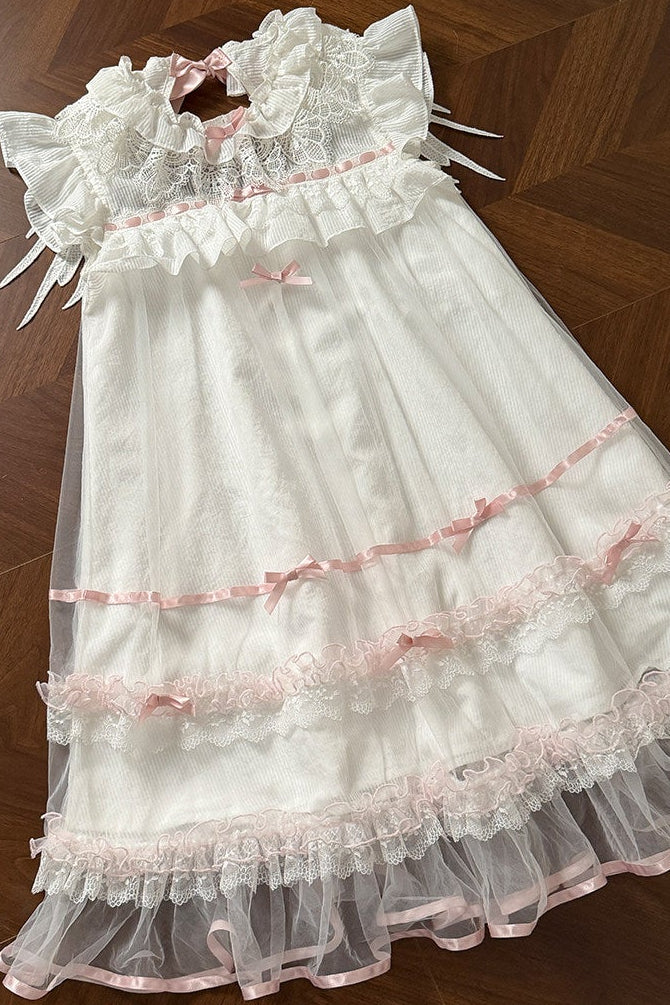 Vestido de tul con volante de ángel