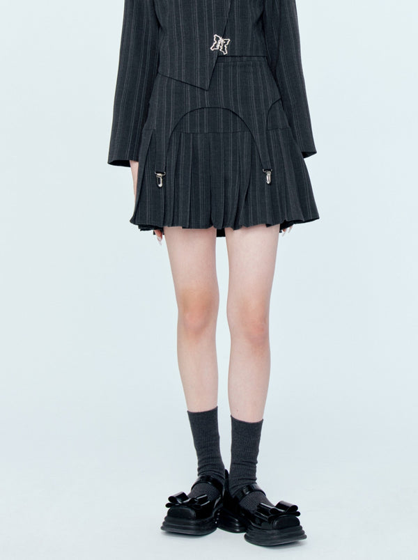 バタフライストライプトップス＋グレーストライプメタルバックルスカート