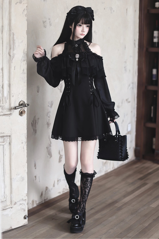 【8月30日予約締切】Black Gothic Off-Shoulder Frill Long Sleeve Dress with Bow Tie