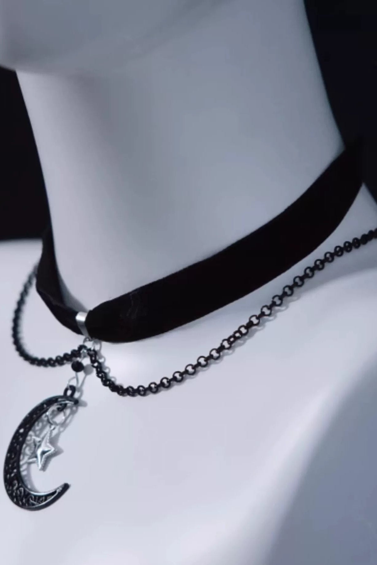 ムーンアンドスターベルベットチョーカー