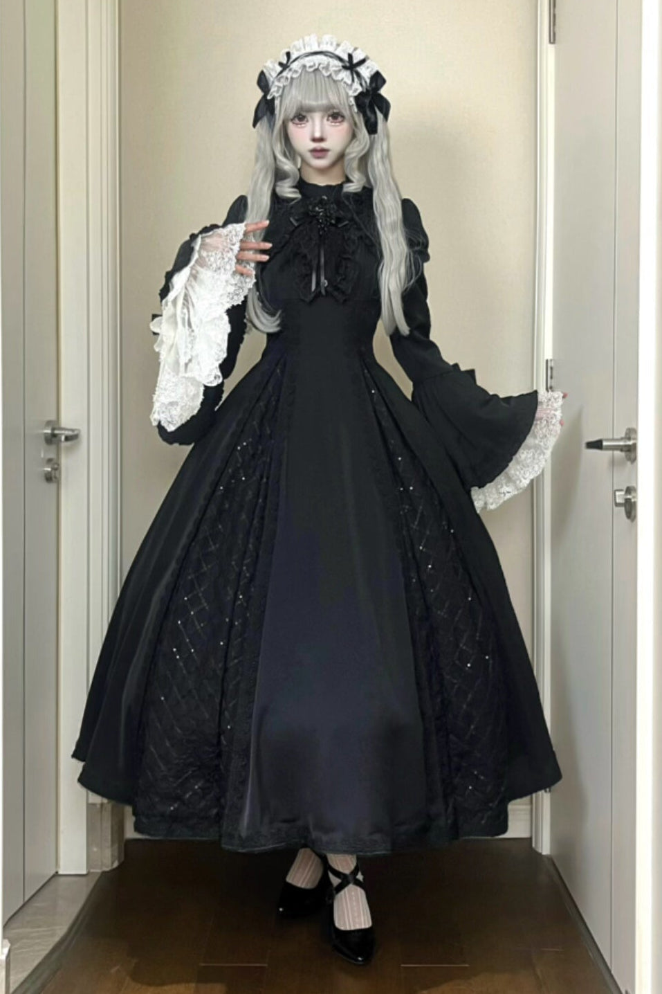 [Pre-order Deadline: November 6] Black and White Gothic Widow Lace Princess Sleeve Faux Two-Piece Long Dress