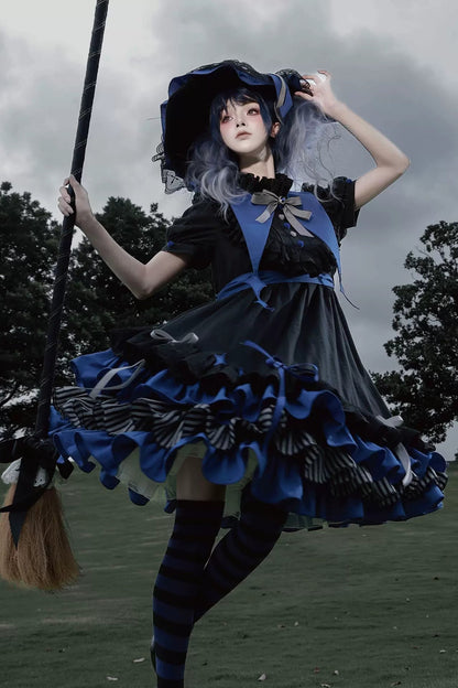 【8月29日予約締切】White x Burgundy / Blue x Black Gothic Doll Lolita Witch Asymmetrical Ruffle Dress Full Set （with Pointed Collar + Bow Tie + Waist Belt）