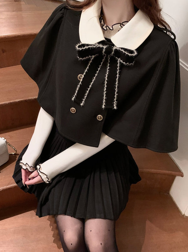 Short quilting cloak + wool pleated skirt