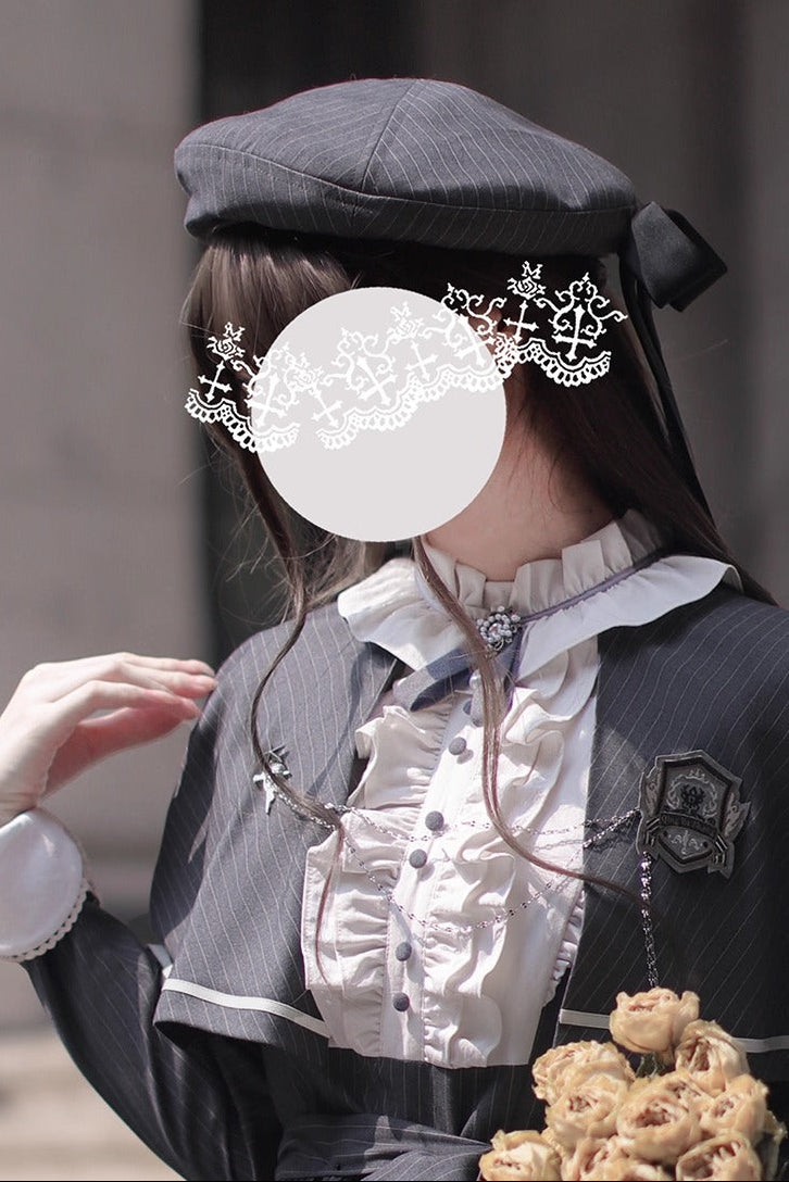 エレガントクラドレス+ケープ+蝶ネクタイ+ベレー帽+バッジ