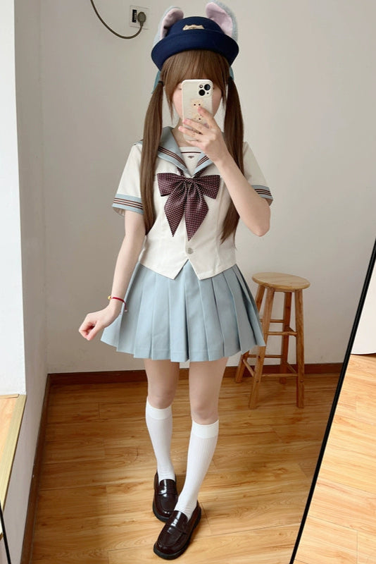ミルクグリーンセーラー服