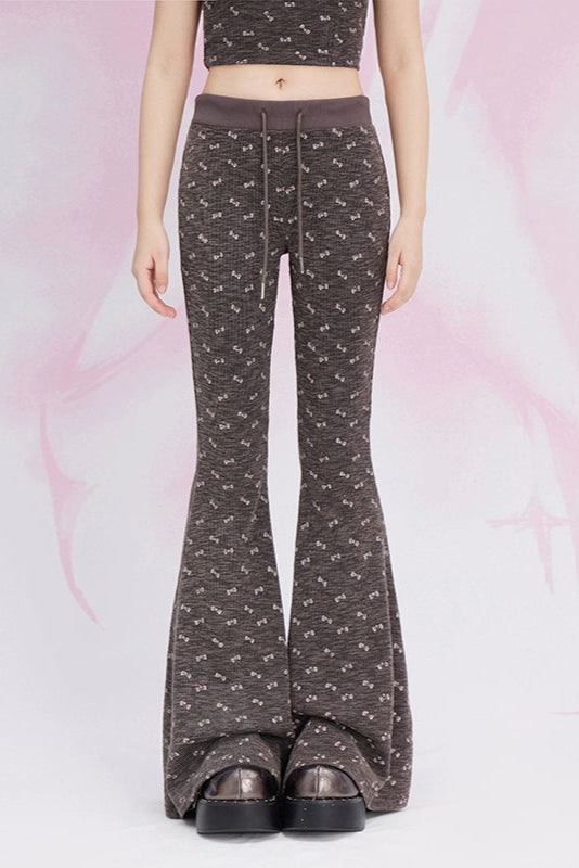 オフショルダートップス＋キャミソール＋フレアパンツ＋ショートパンツ