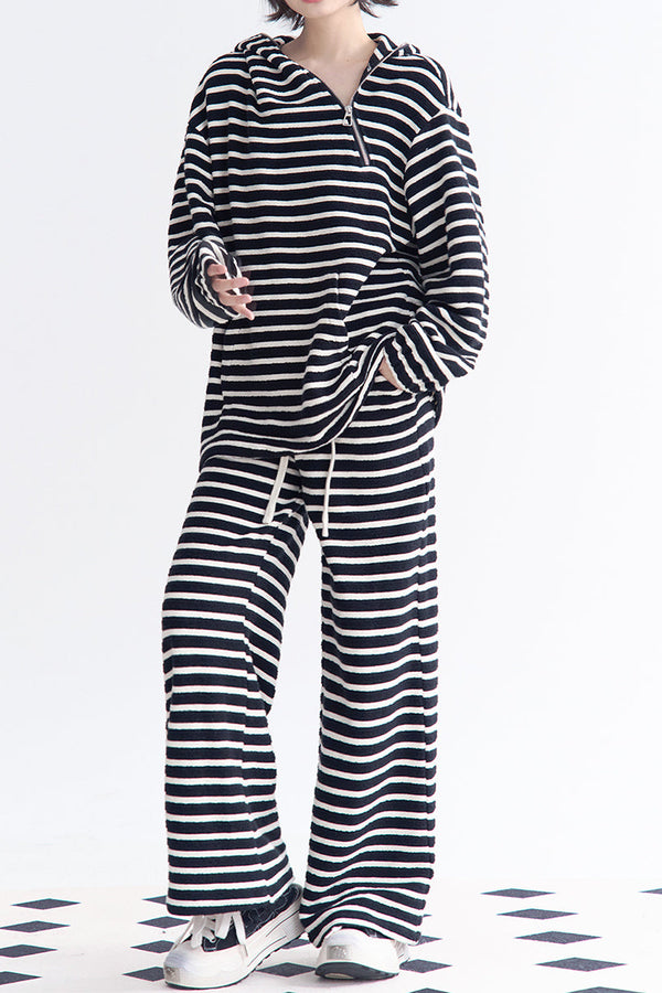 Hooded sweater and pants set-up