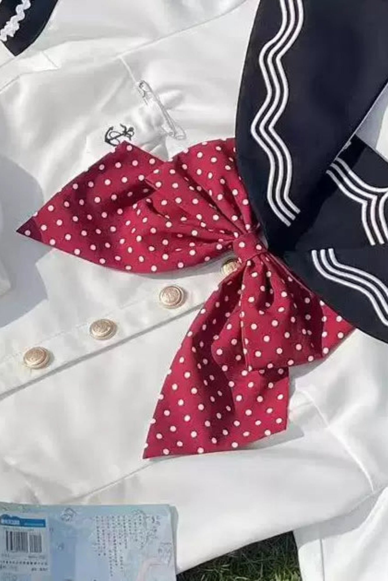 Sommerliches Matrosenoberteil + Rock + Schleifen-Accessoire