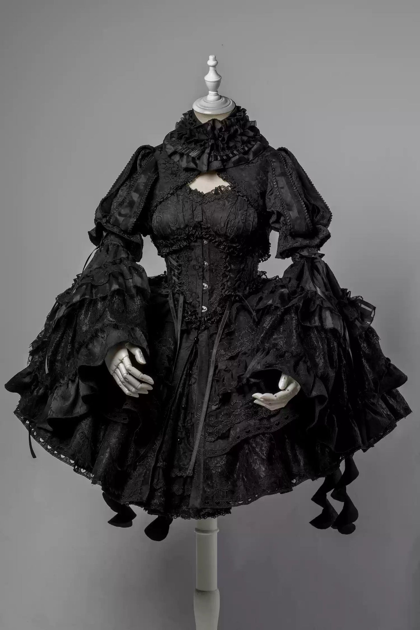 [Deadline for reservation: February 27th] Sword in the Stone Gothic Lolita Dress Suit Complete