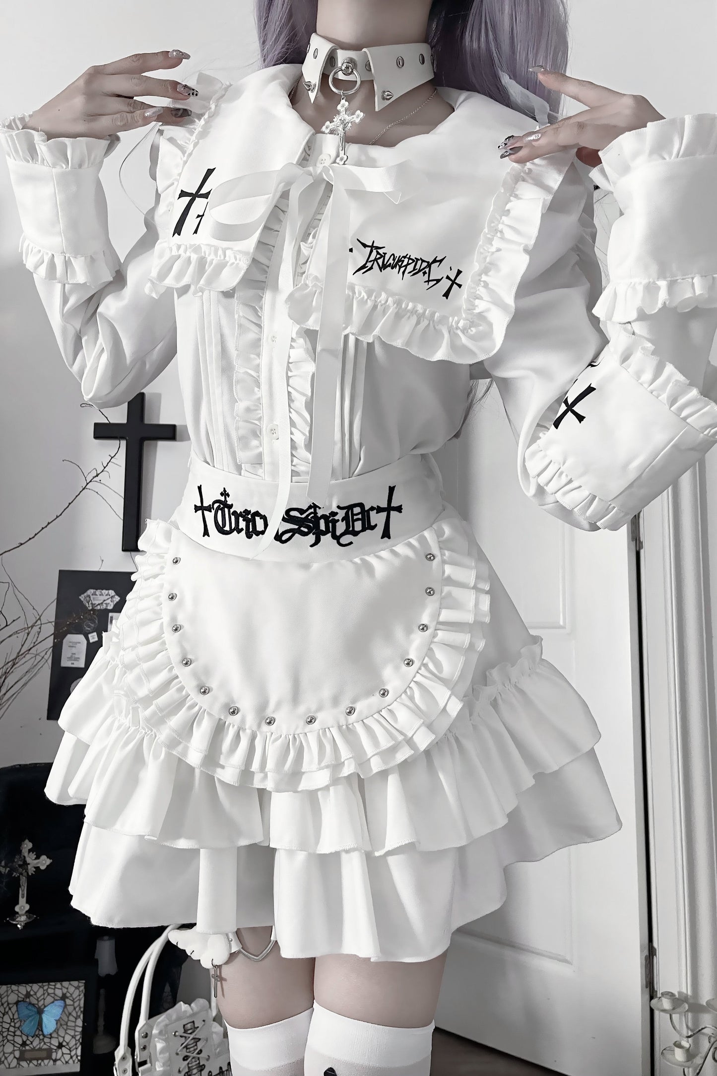 ライトアジアダークスリムロングスリーブトップス+フェイクエプロンショートスカート