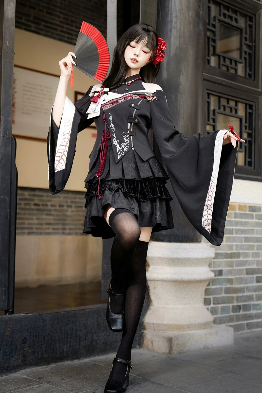 【10月7日予約締切】Black and Red Chinese Dark Gothic Lolita Wide Sleeve Asymmetrical Hem Top + Layered Ruffle Skirt + Necklace + Full Set