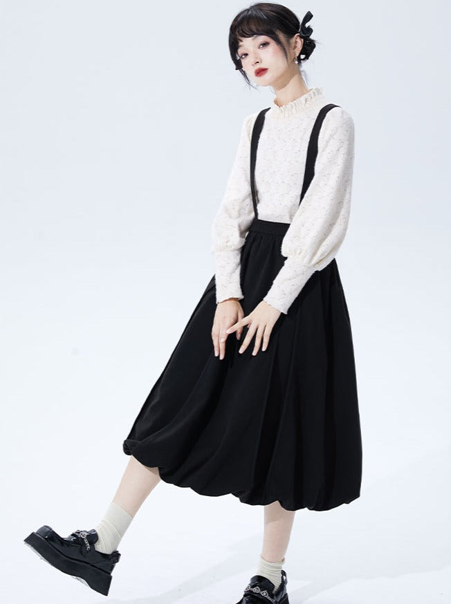 Mid-length wool suspender skirt